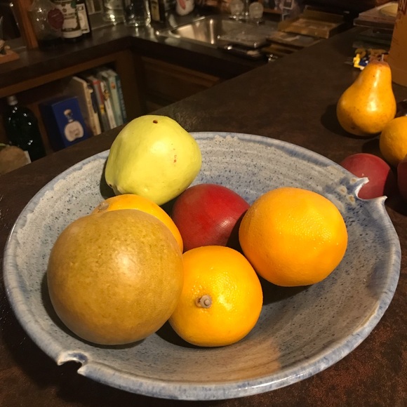 ARTISAN DESIGNED AND SIGNED  POTTERY - Picture 3 of 12